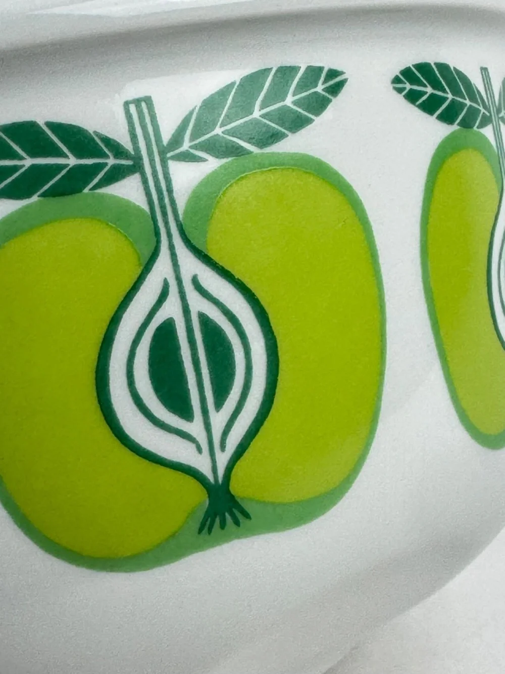 Vintage 1960s Arabia Finland Pomona Green Apple 7” Round Vegetable Mixing Bowl